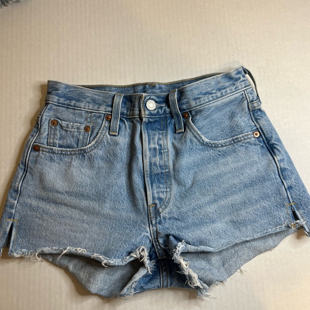 Levi’s 501 high rise jean shorts size 25